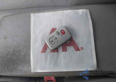 2009 Toyota Camry Hybrid z USA, uszkodzony, nr VIN 4T1BB46K49U072680